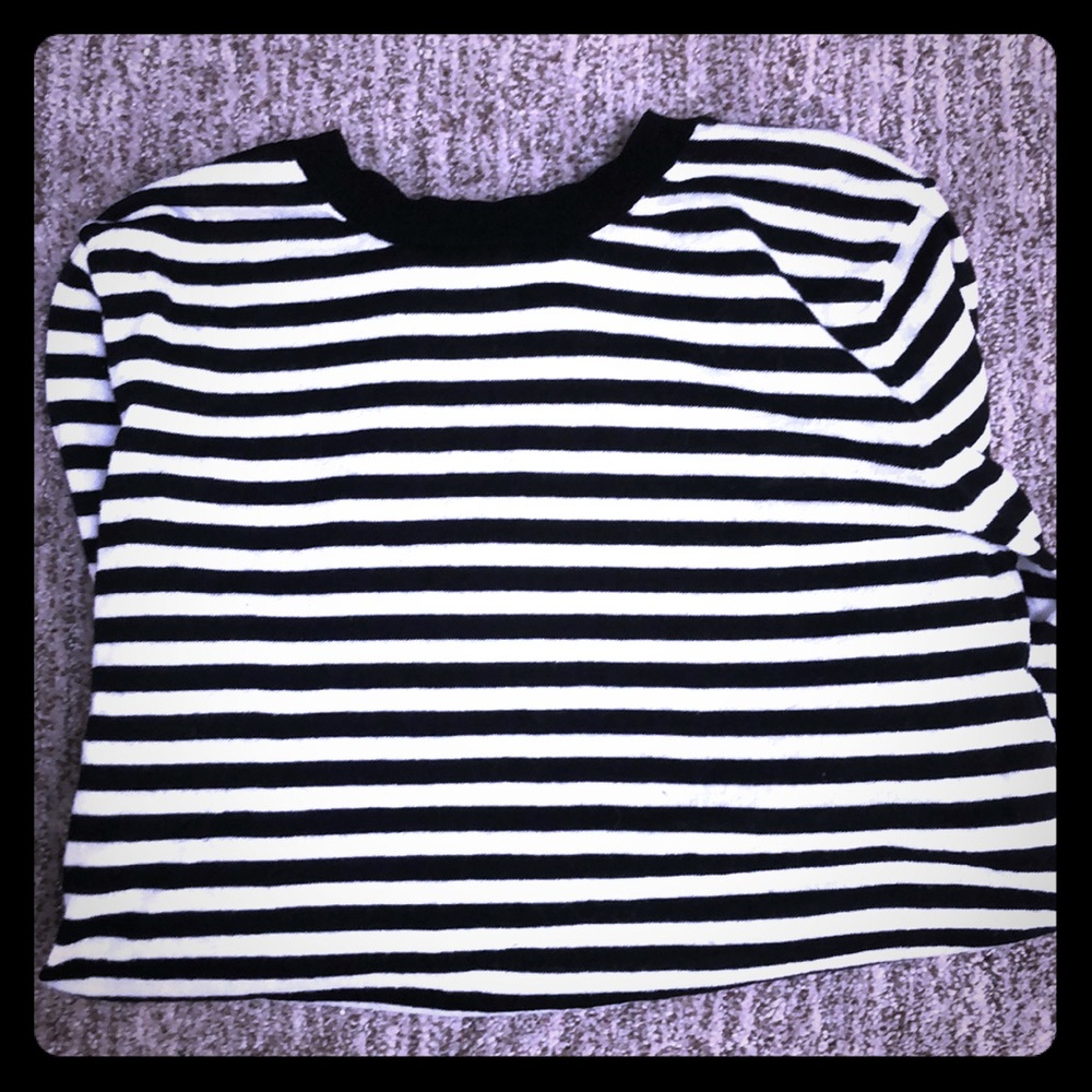 Great for fall 🍁! B/White Sweater